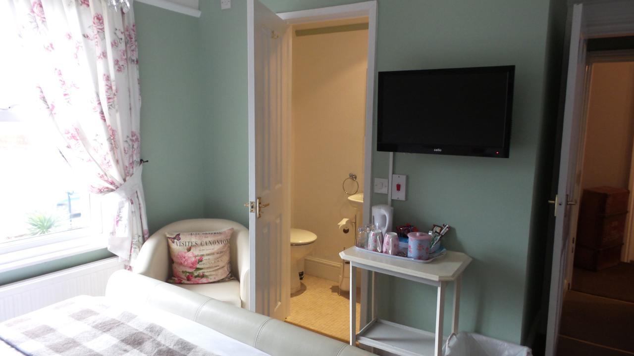Hooray Henrys Bed & Breakfast Sheringham Exterior foto