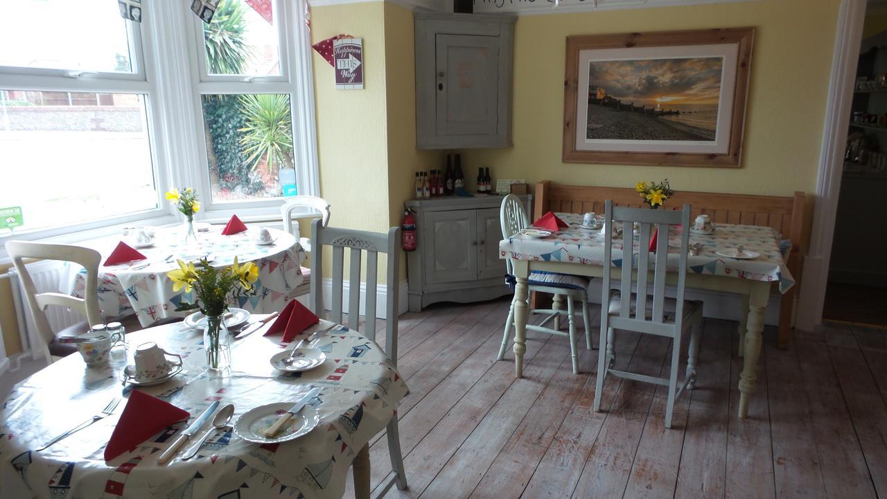 Hooray Henrys Bed & Breakfast Sheringham Exterior foto