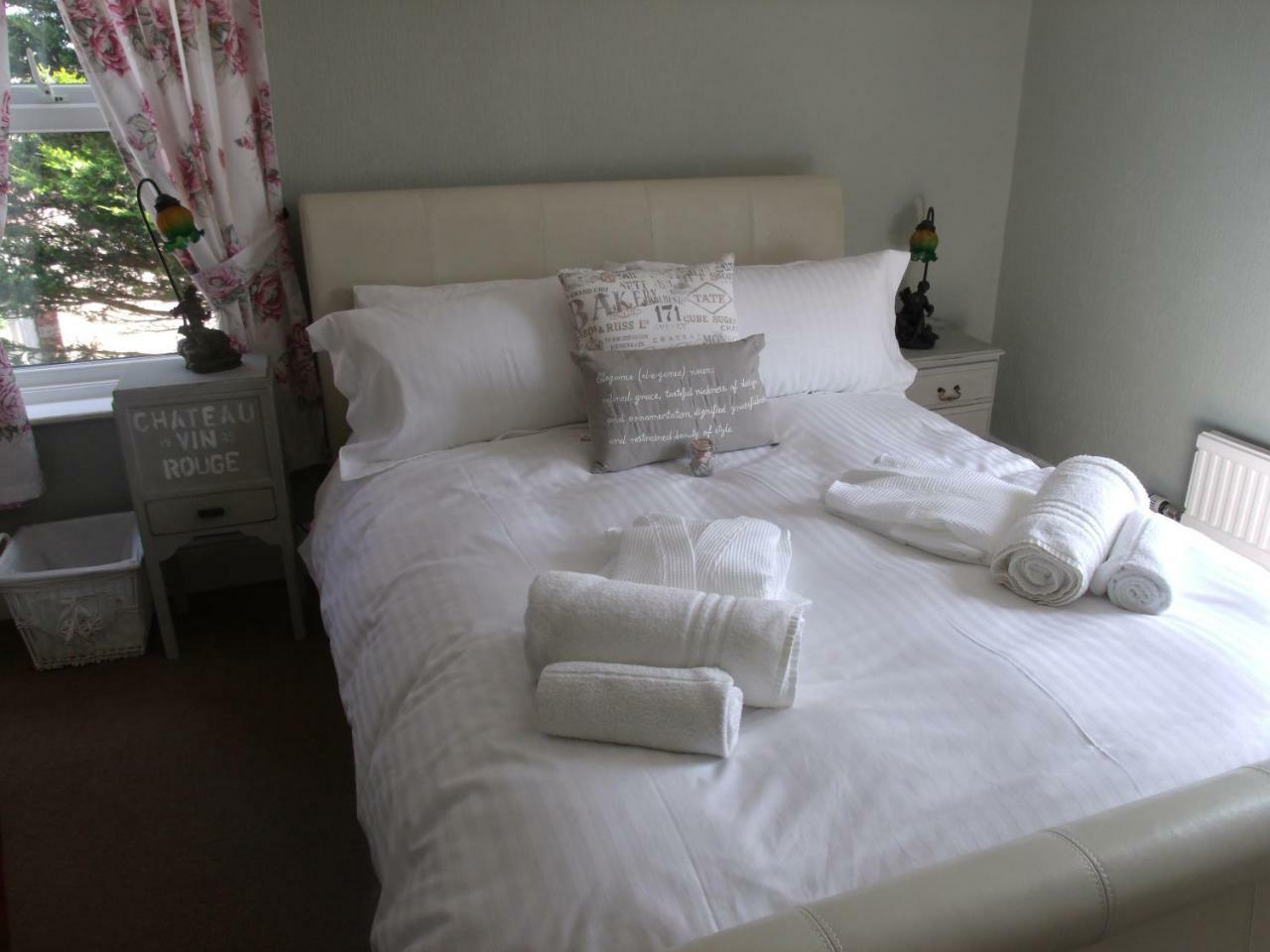 Hooray Henrys Bed & Breakfast Sheringham Exterior foto